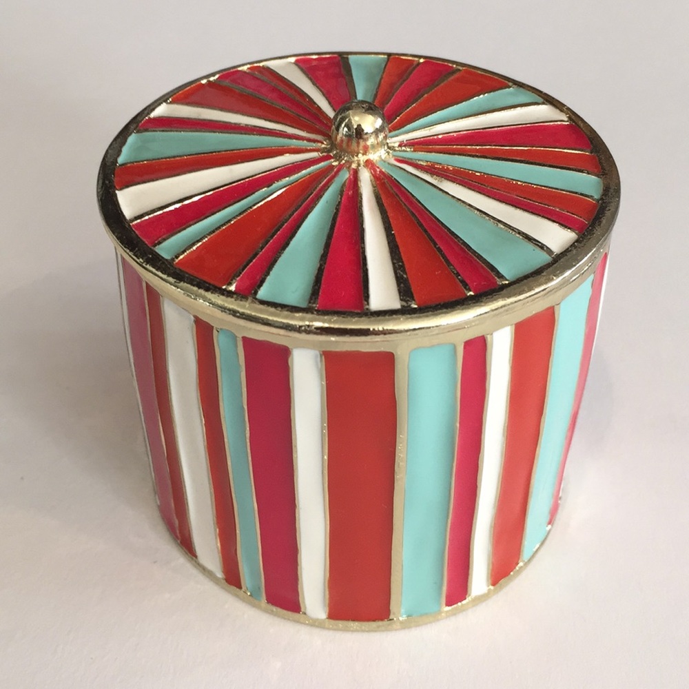 Ribbon trinket box